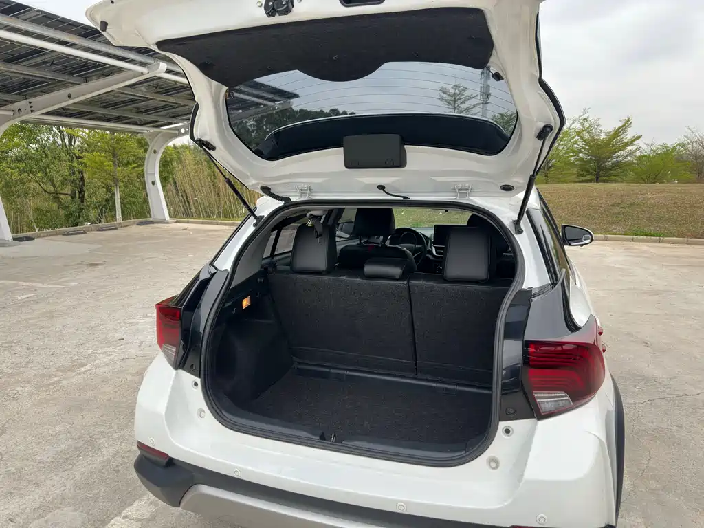 Toyota YARiS L 2021 X 1.5L CVT Luxury Edition 2021 - thumbnail 10