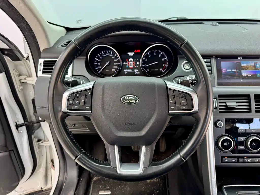 Land Rover Discovery Sport 2016 2.0T SE 2016 - thumbnail 16