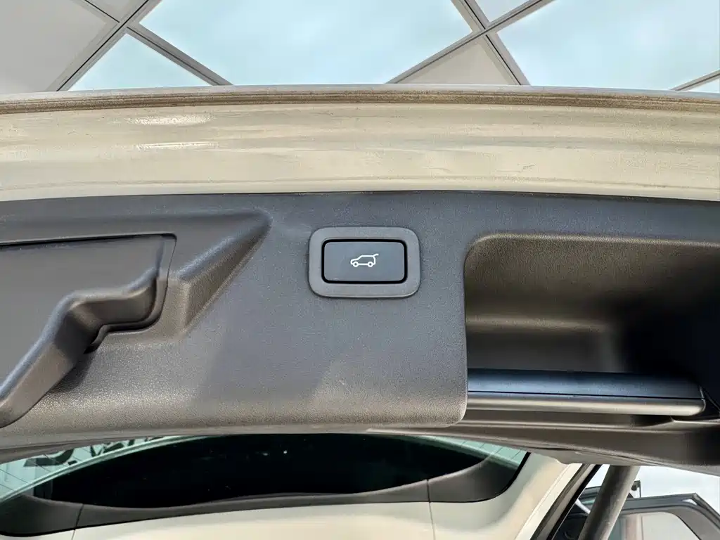Land Rover Discovery Sport 2016 2.0T SE 2016 - thumbnail 22