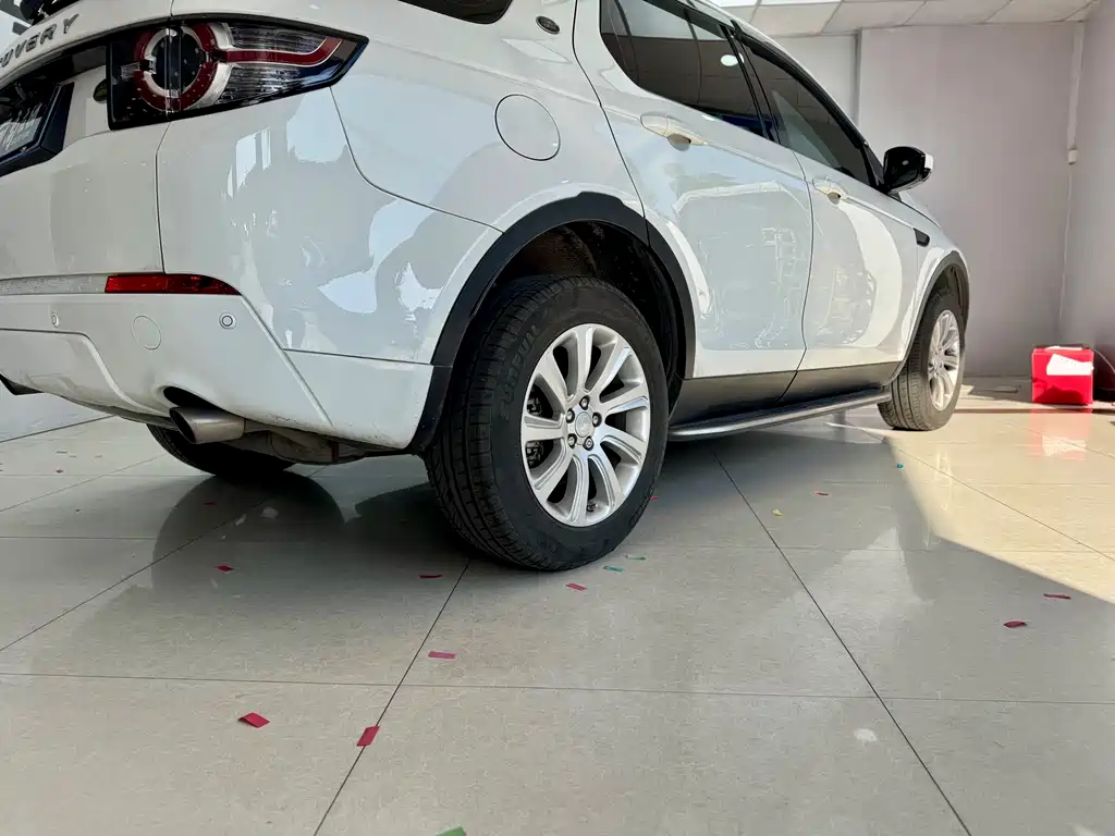 Land Rover Discovery Sport 2016 2.0T SE 2016 - thumbnail 24