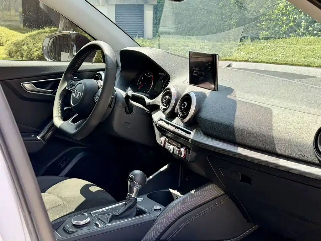 Audi Audi Q2L 2022 35 TFSI Luxury Dynamic Edition 2022 - thumbnail 15