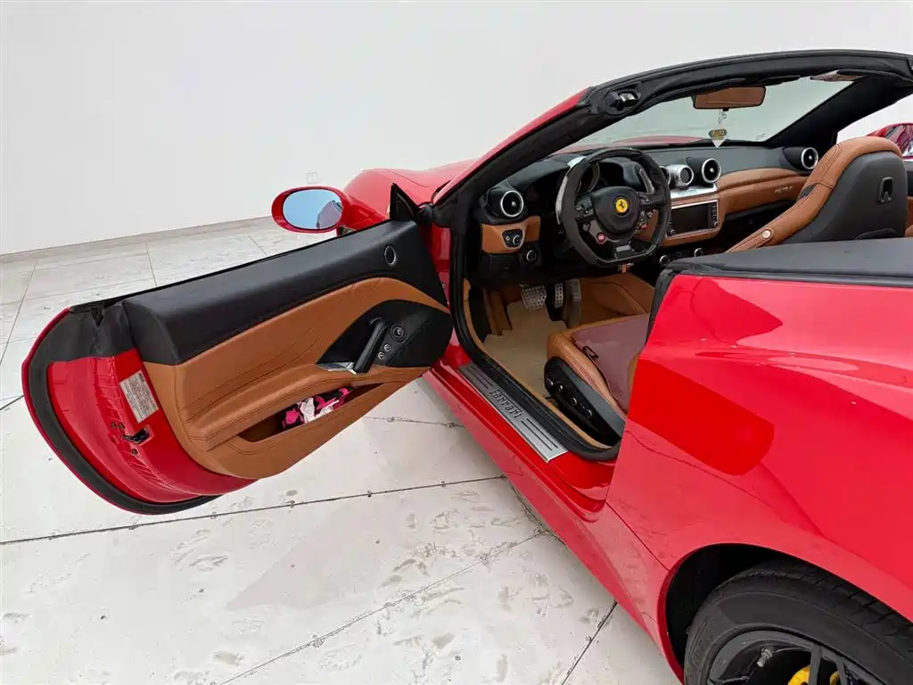 Ferrari Ferrari California T 2015 3.9T Standard 2015 - thumbnail 14