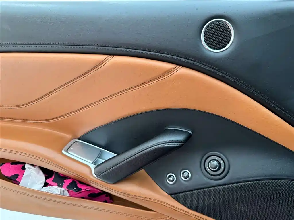 Ferrari Ferrari California T 2015 3.9T Standard 2015 - thumbnail 19