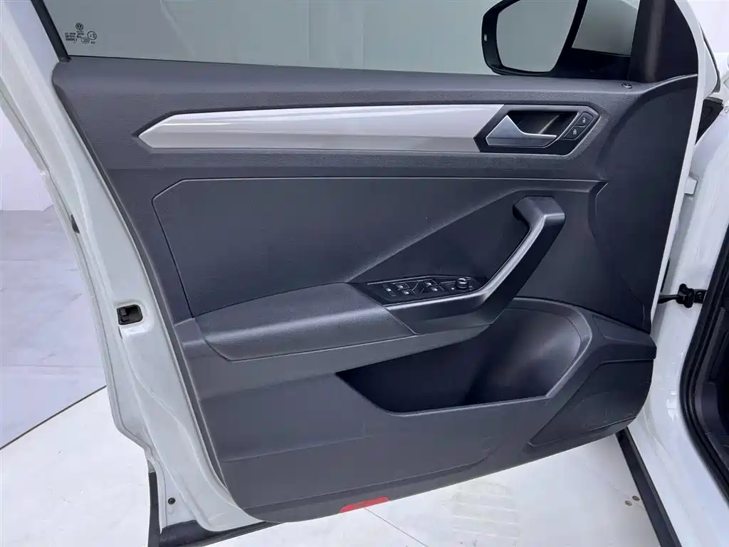Volkswagen T-Roc 2021 Facelift 280TSI DSG 2WD Elite Intelligent Connection Edition 2022 - thumbnail 12