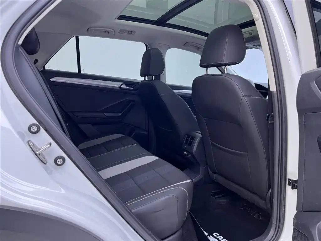 Volkswagen T-Roc 2021 Facelift 280TSI DSG 2WD Elite Intelligent Connection Edition 2022 - thumbnail 16