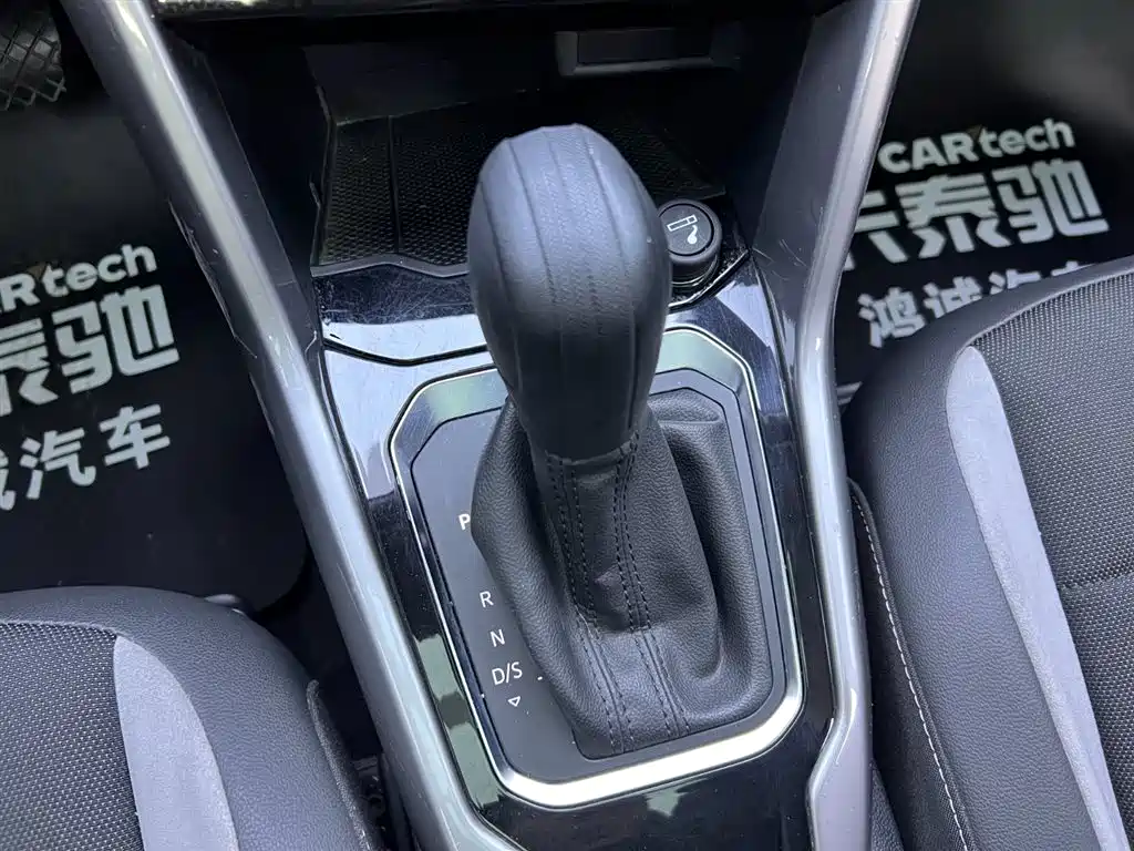 Volkswagen T-Roc 2021 Facelift 280TSI DSG 2WD Elite Intelligent Connection Edition 2022 - thumbnail 20