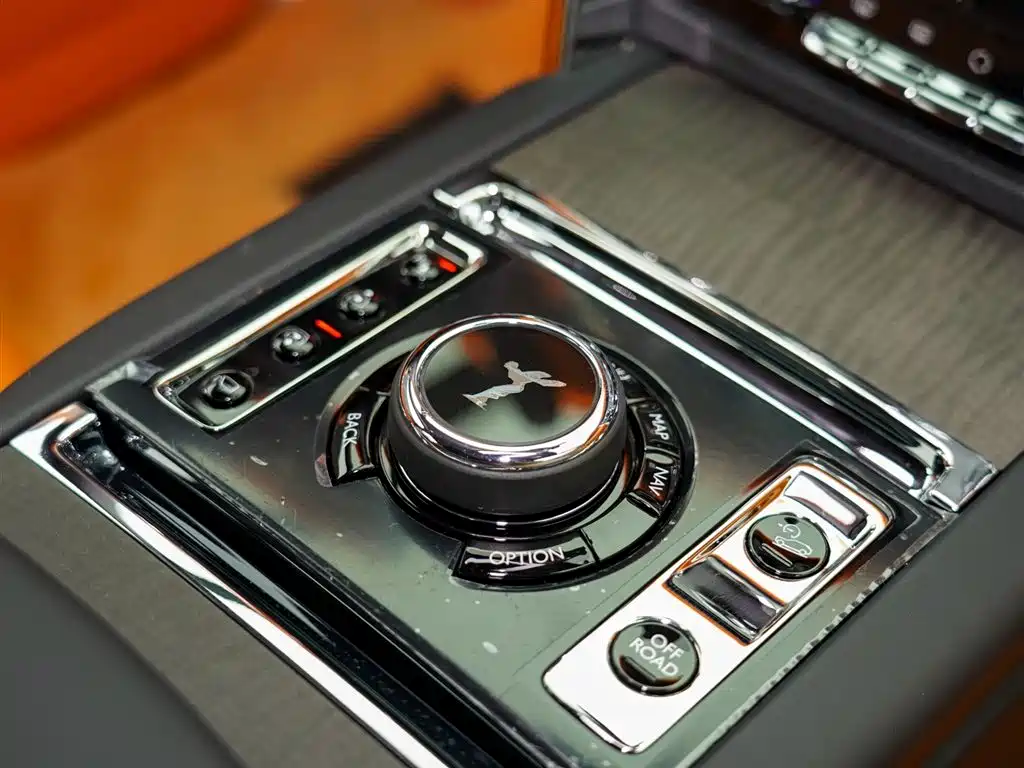 Rolls-Royce Rolls-Royce Cullinan 2024 Four-Seat Version 2025 - thumbnail 23