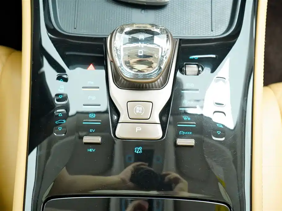 Denza DENZA D9 2022 DM-i 970 AWD Flagship Model 2023 - thumbnail 22