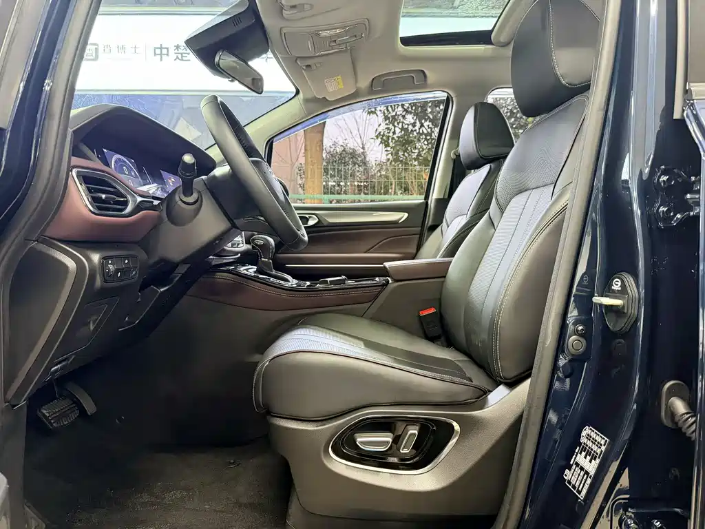 GAC Trumpchi GAC Trumpchi M6 2023 PRO 270T DCT Luxury Edition 2025 - thumbnail 7