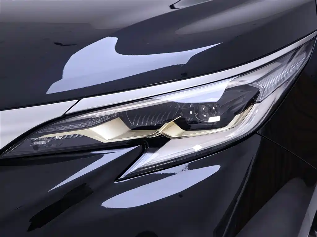 Toyota Toyota Granvia 2022 2.5L Hybrid Premium Edition 2023 - thumbnail 4