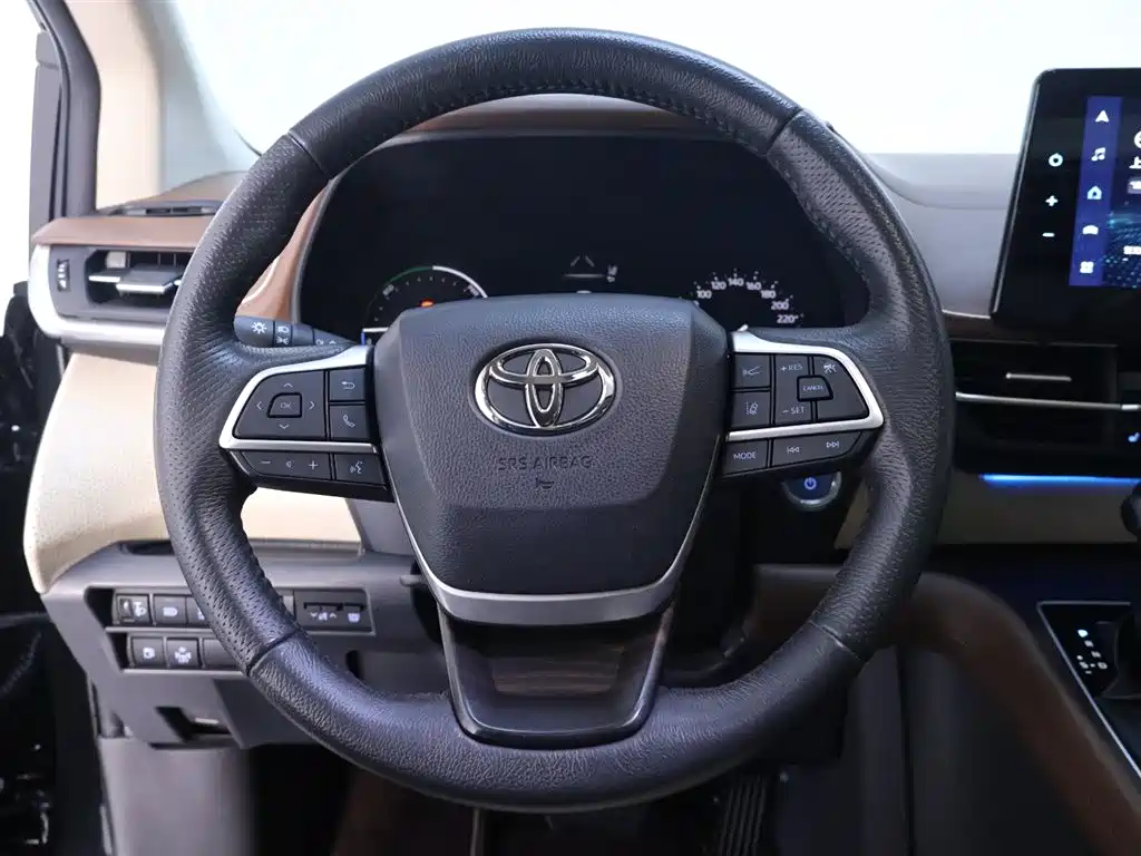 Toyota Toyota Granvia 2022 2.5L Hybrid Premium Edition 2023 - thumbnail 16