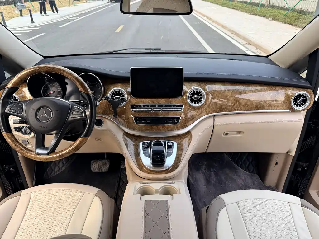 Mercedes-Benz Mercedes-Benz V-Class 2018 V 260 L Exclusive Long Wheelbase Edition Euro V 2021 - thumbnail 8