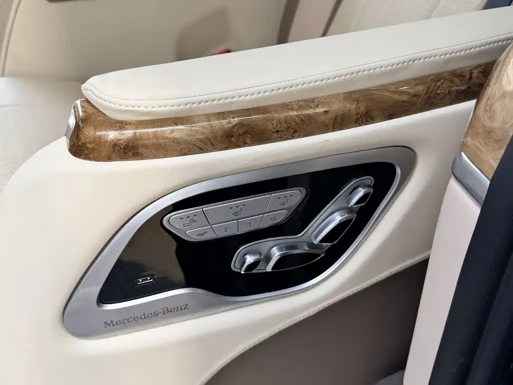 Mercedes-Benz Mercedes-Benz V-Class 2018 V 260 L Exclusive Long Wheelbase Edition Euro V 2021 - thumbnail 10