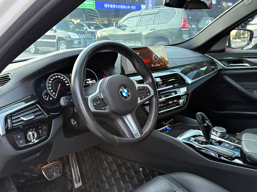 BMW BMW 5 Series 2019 530Li Leading Model M Sport Package 2019 - thumbnail 4