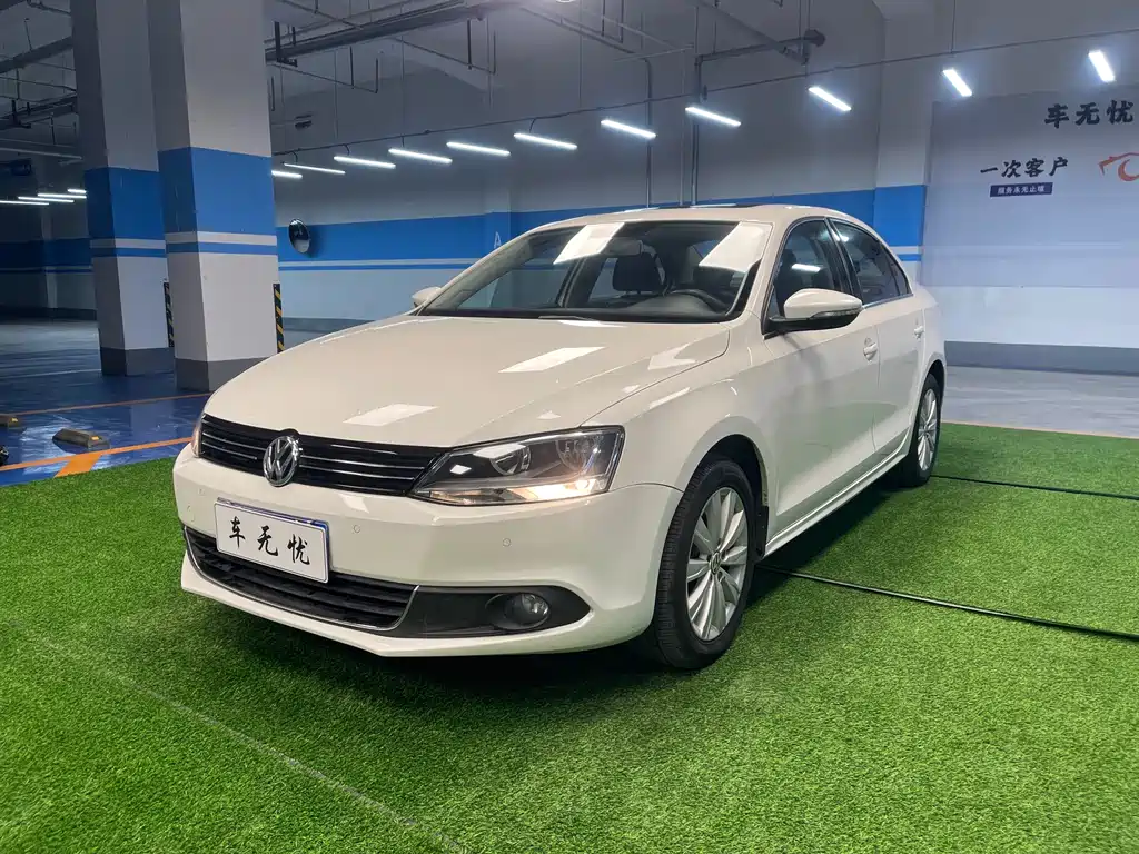 Volkswagen Volkswagen Sagitar 2014 1.4TSI Automatic Luxury Edition 2014