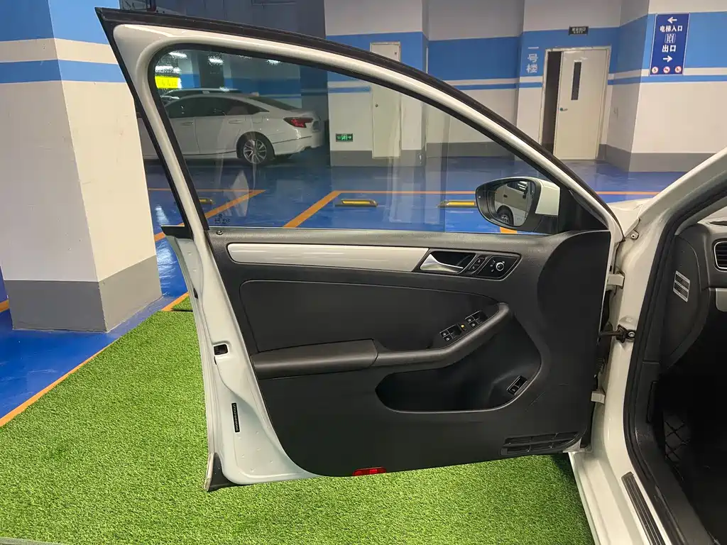 Volkswagen Volkswagen Sagitar 2014 1.4TSI Automatic Luxury Edition 2014 - thumbnail 9