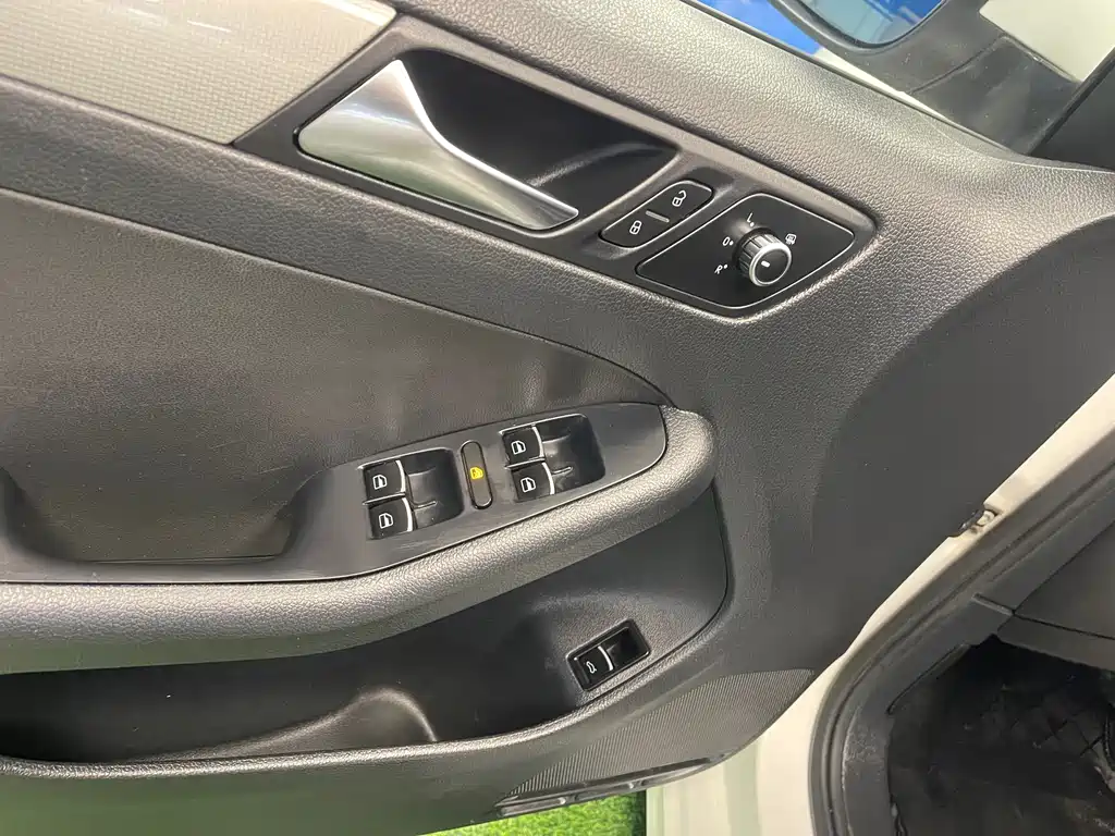 Volkswagen Volkswagen Sagitar 2014 1.4TSI Automatic Luxury Edition 2014 - thumbnail 10