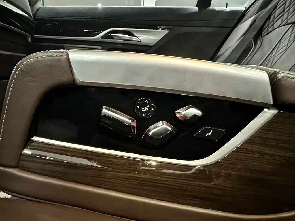 BMW BMW 7 Series 2021 730Li Luxury Package 2021 - thumbnail 18