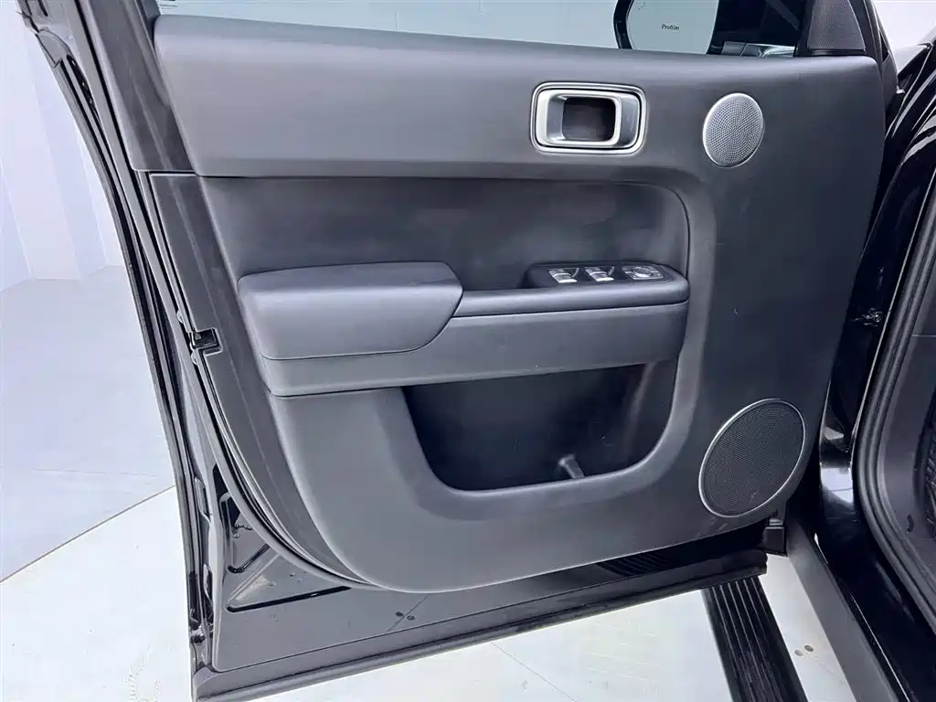Li Auto Li L9 2023 Pro 2024 - thumbnail 17