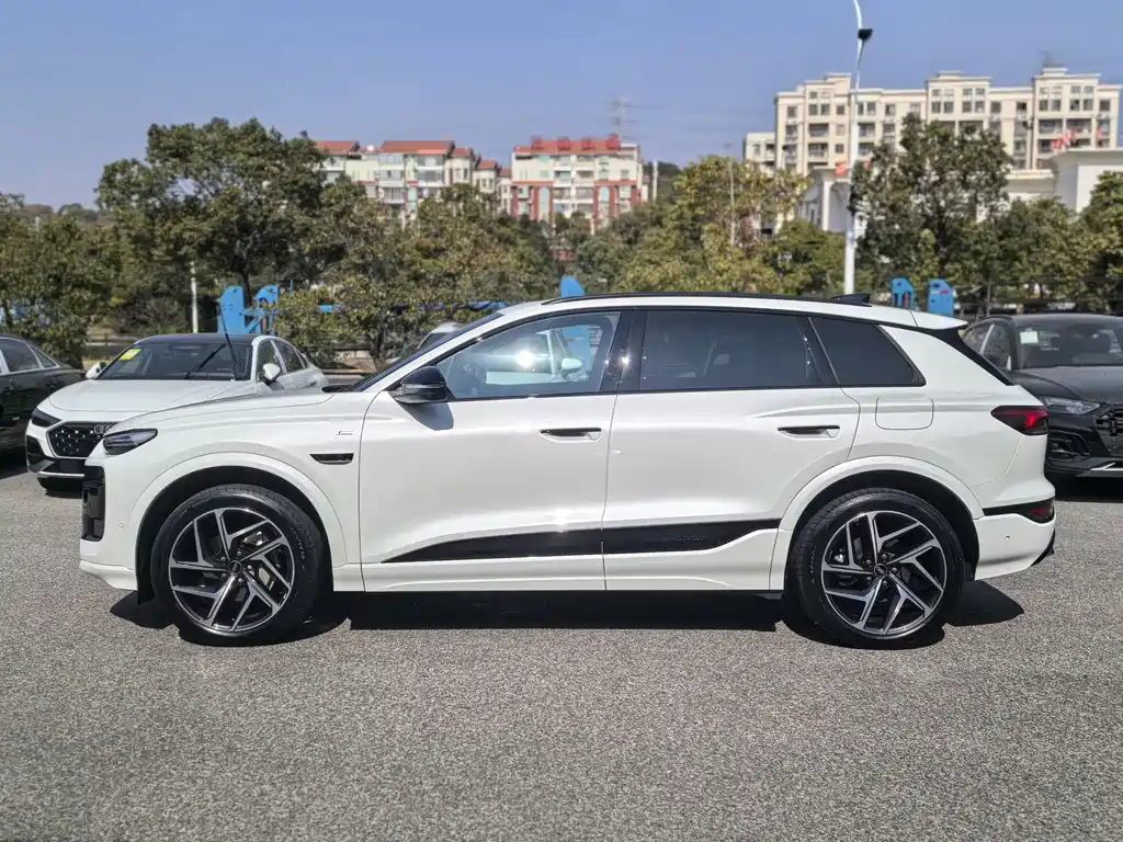 Audi Audi Q6L e-tron 2026 Launch Edition 2025 - thumbnail 5