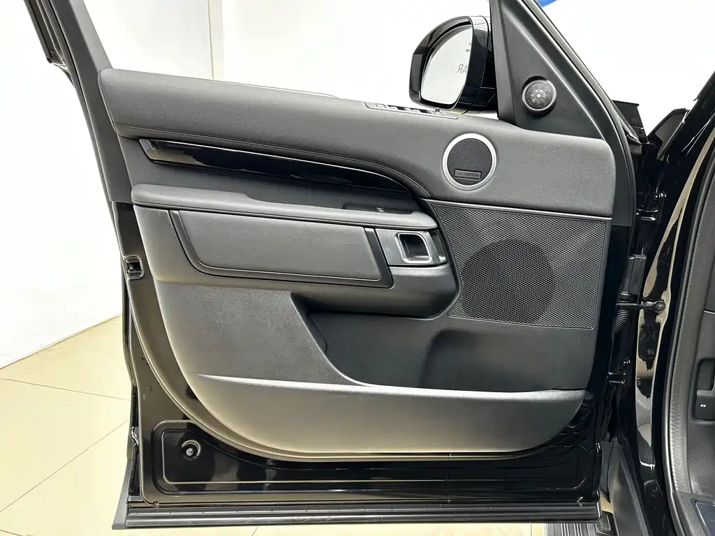 Land Rover Discovery 2024 360PS S 2024 - thumbnail 4