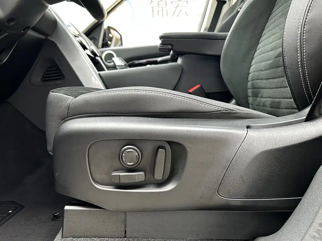 Land Rover Discovery 2024 360PS S 2024 - thumbnail 6