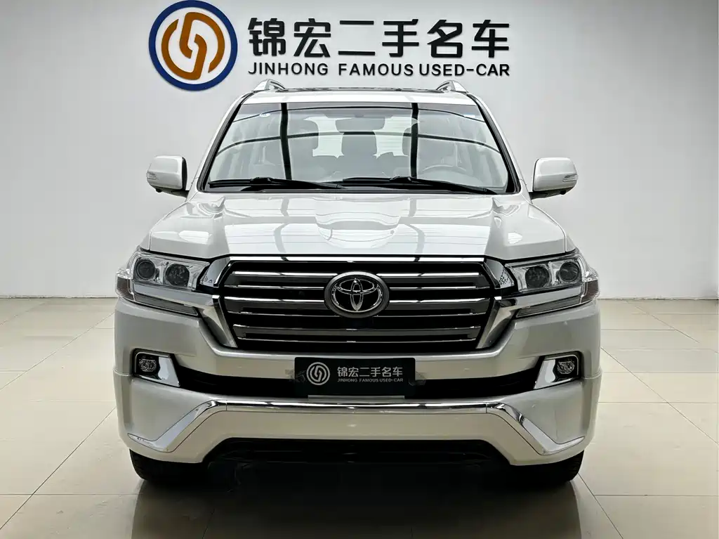 Toyota Land Cruiser (Imported) 2019 Model 5.7L Middle East Version 2018 - thumbnail 2
