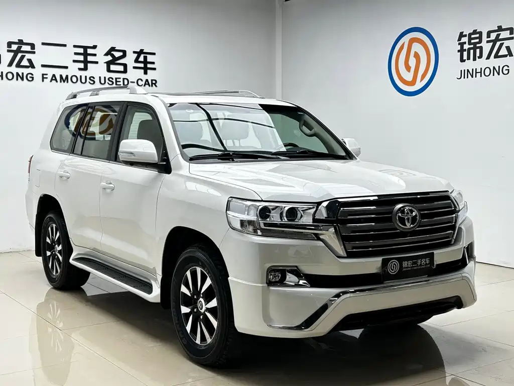 Toyota Land Cruiser (Imported) 2019 Model 5.7L Middle East Version 2018 - thumbnail 3