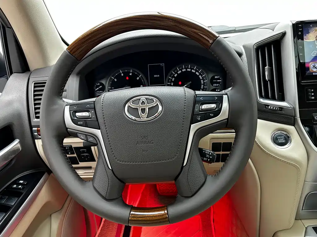 Toyota Land Cruiser (Imported) 2019 Model 5.7L Middle East Version 2018 - thumbnail 13