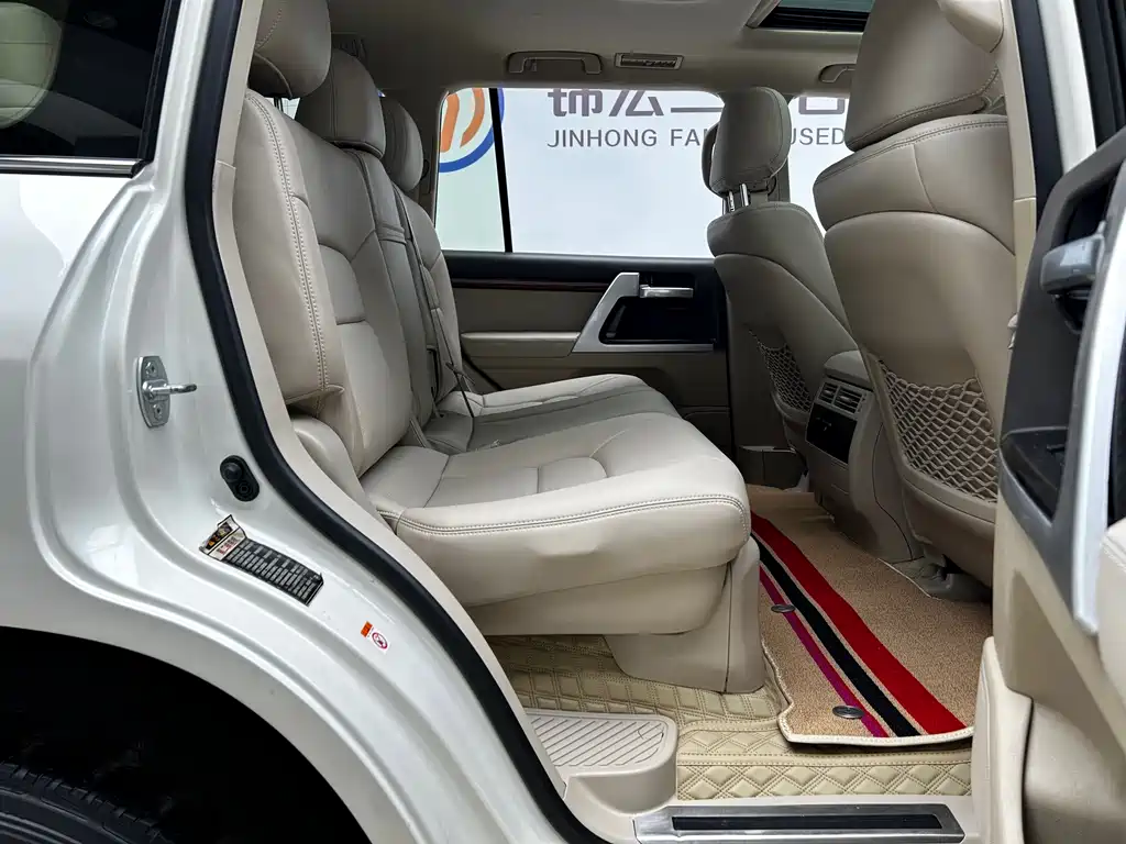 Toyota Land Cruiser (Imported) 2019 Model 5.7L Middle East Version 2018 - thumbnail 20