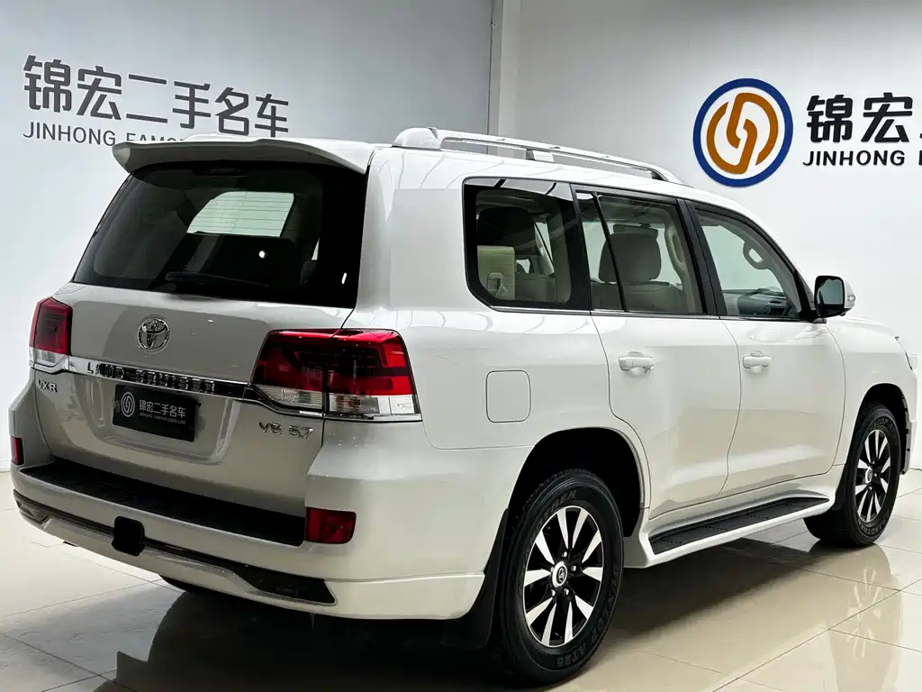 Toyota Land Cruiser (Imported) 2019 Model 5.7L Middle East Version 2018 - thumbnail 23