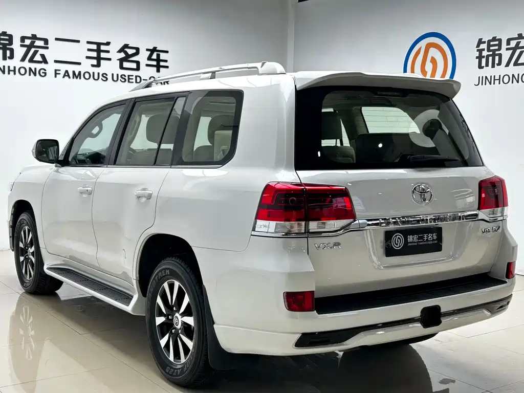 Toyota Land Cruiser (Imported) 2019 Model 5.7L Middle East Version 2018 - thumbnail 25