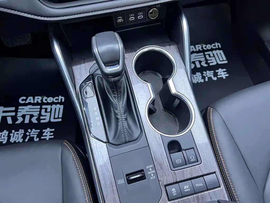 Toyota Crown Kluger 2024 Model 2.5L HEV AWD Premium Version 2024 - thumbnail 23