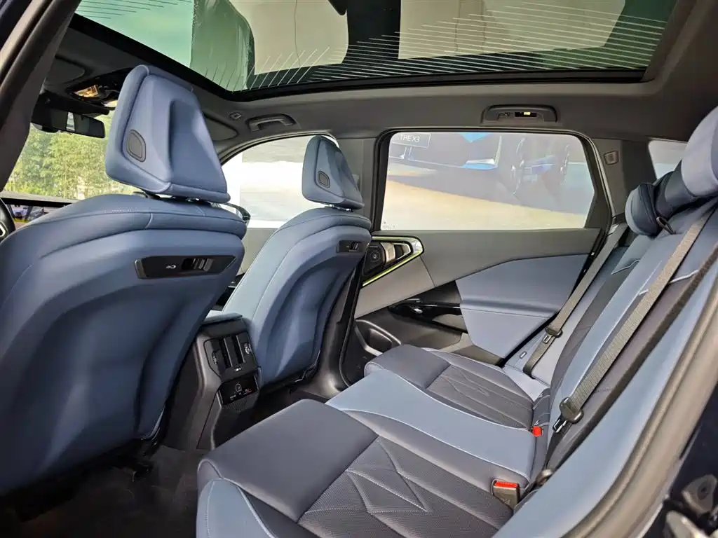 BMW BMW X3 2025 xDrive30L Premium M Sport Package 2025 - thumbnail 18