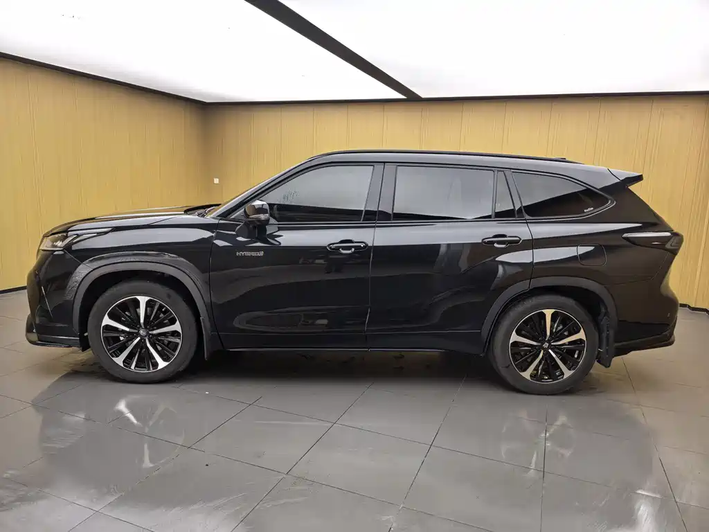 Toyota Crown Kluger 2021 Model 2.5L HEV AWD Premium Version 2021 - thumbnail 3