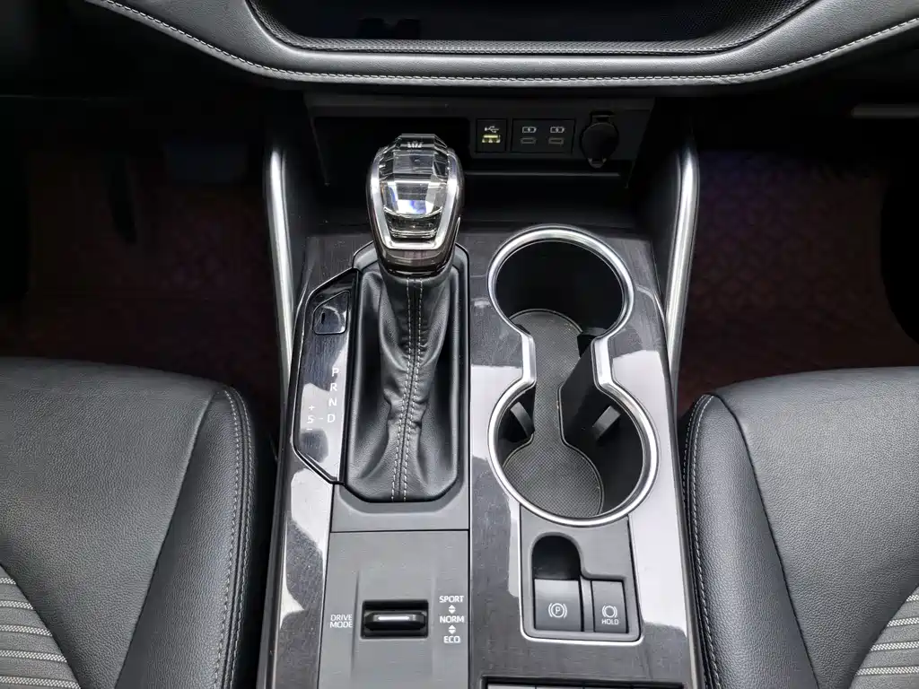 Toyota Crown Kluger 2021 Model 2.5L HEV AWD Premium Version 2021 - thumbnail 5