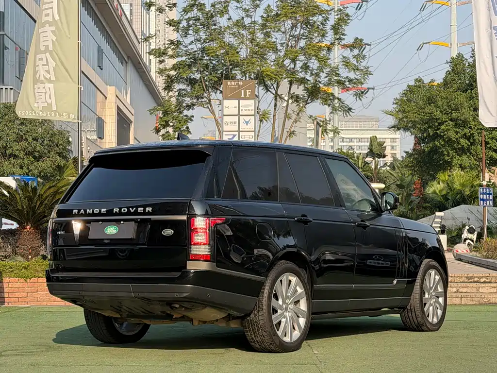 Land Rover Range Rover 2017 3.0 SC V6 Vogue 2018 - thumbnail 4