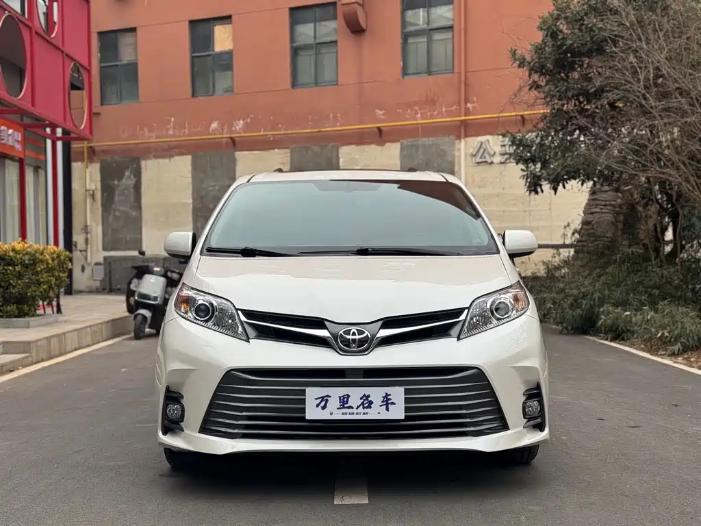 Toyota Toyota Sienna 2019 3.5L Standard Edition 2019 - thumbnail 2