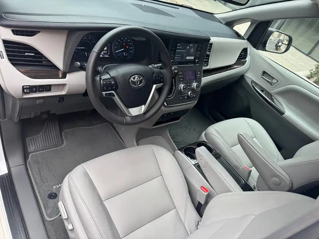 Toyota Toyota Sienna 2019 3.5L Standard Edition 2019 - thumbnail 5
