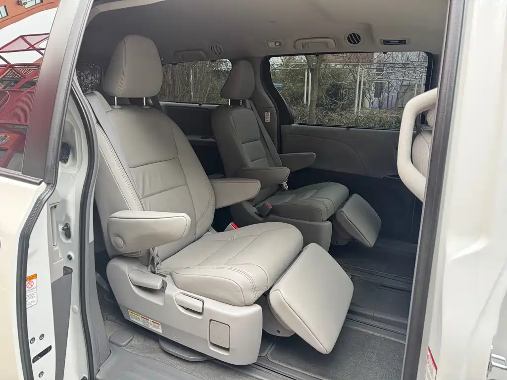 Toyota Toyota Sienna 2019 3.5L Standard Edition 2019 - thumbnail 12