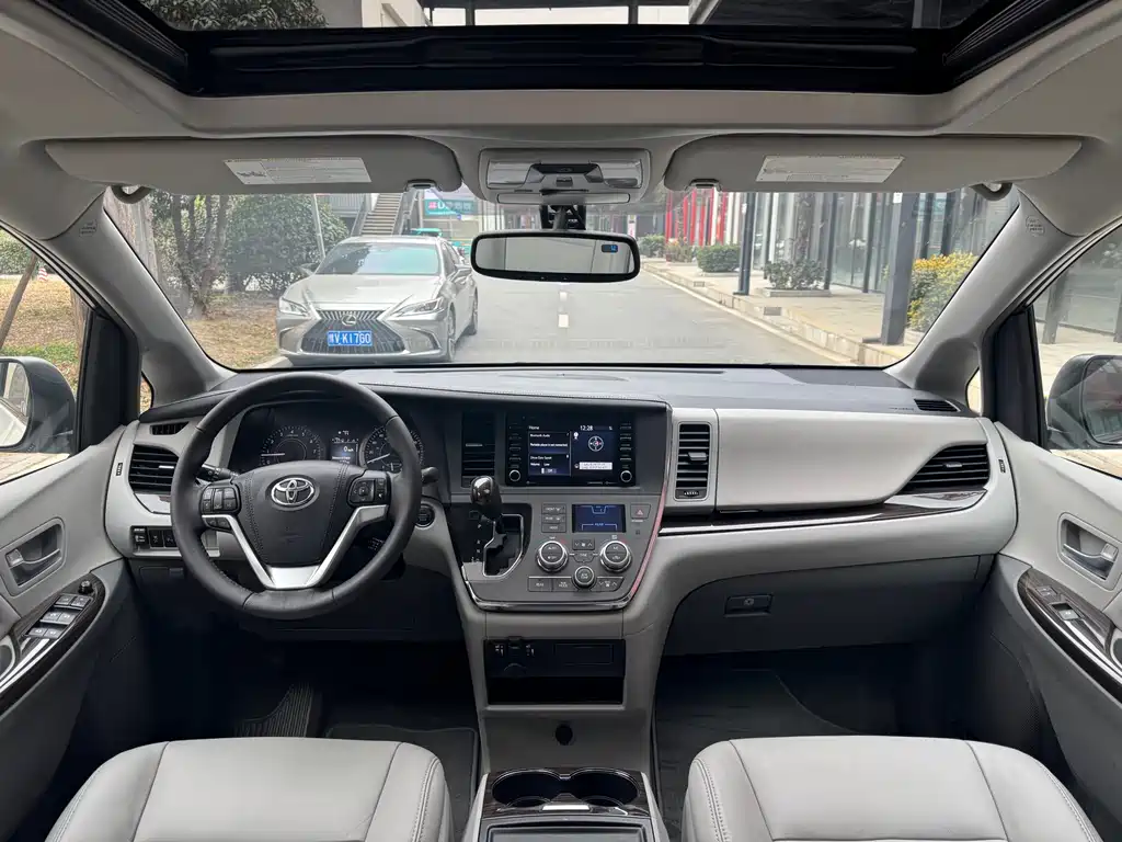 Toyota Toyota Sienna 2019 3.5L Standard Edition 2019 - thumbnail 15