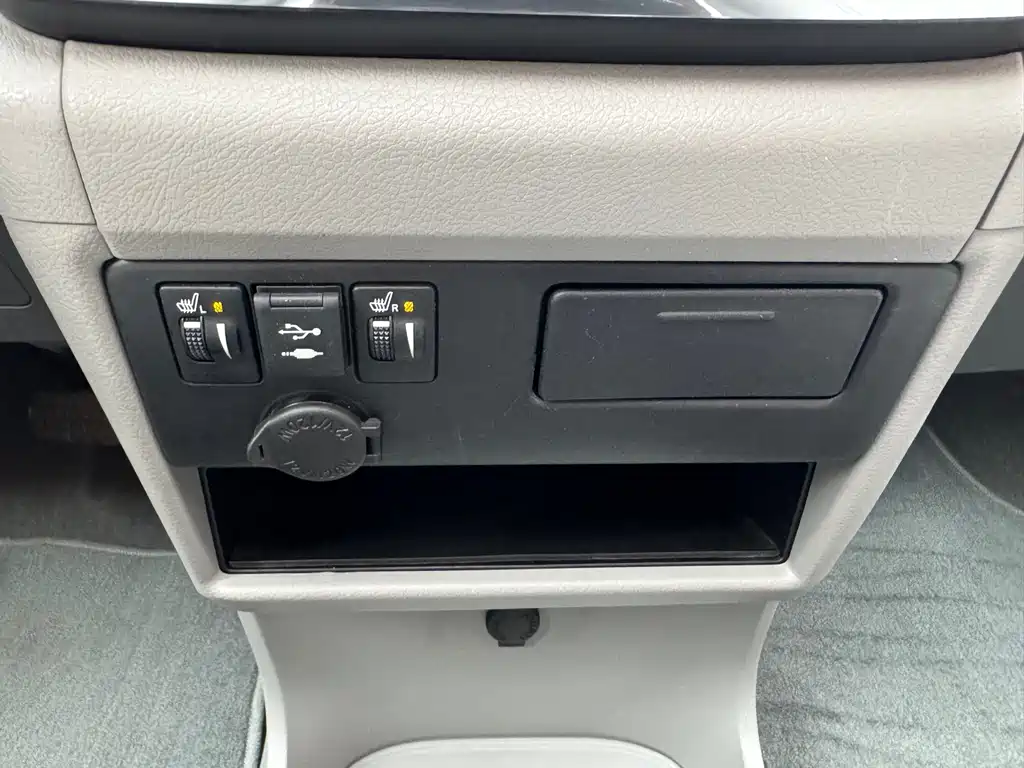 Toyota Toyota Sienna 2019 3.5L Standard Edition 2019 - thumbnail 19