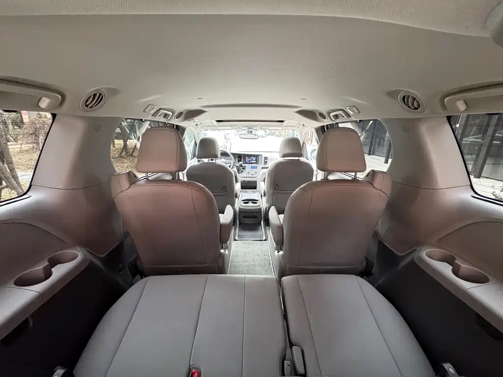 Toyota Toyota Sienna 2019 3.5L Standard Edition 2019 - thumbnail 22