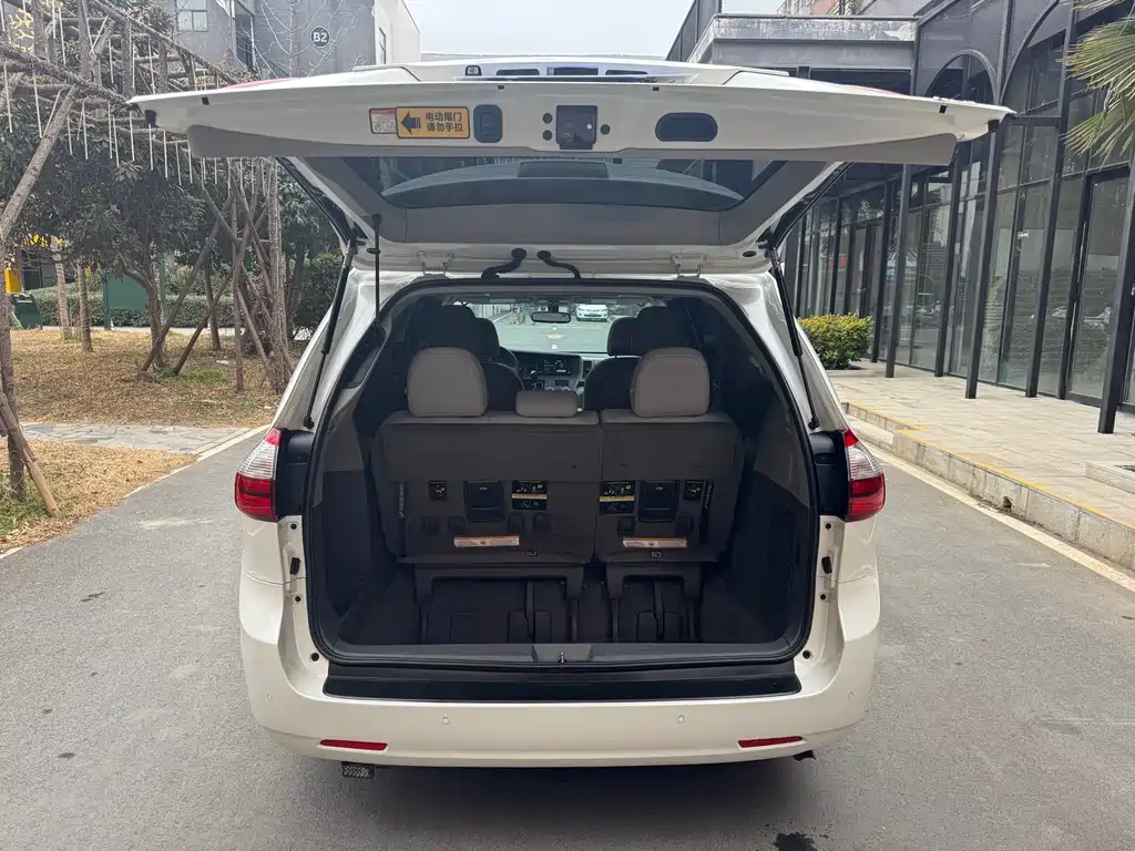 Toyota Toyota Sienna 2019 3.5L Standard Edition 2019 - thumbnail 23