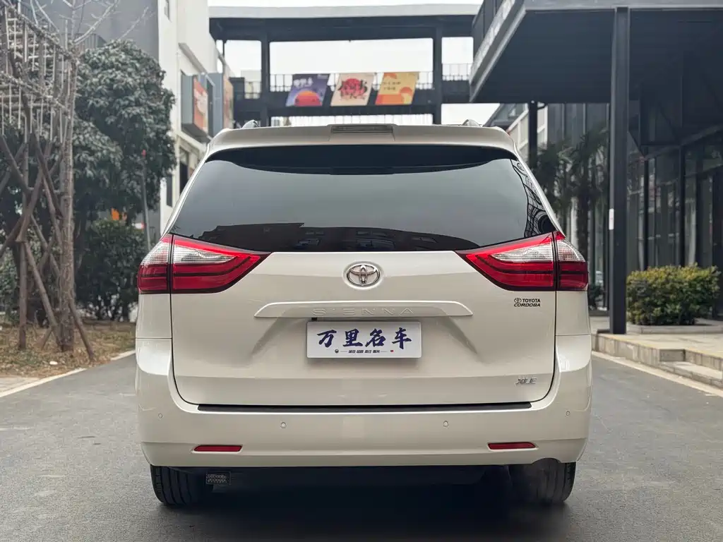 Toyota Toyota Sienna 2019 3.5L Standard Edition 2019 - thumbnail 29