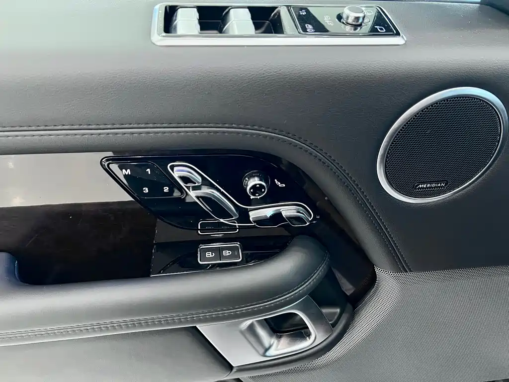 Land Rover Range Rover 2021 3.0 L6 Autobiography Long Wheelbase Classic Edition 2021 - thumbnail 26