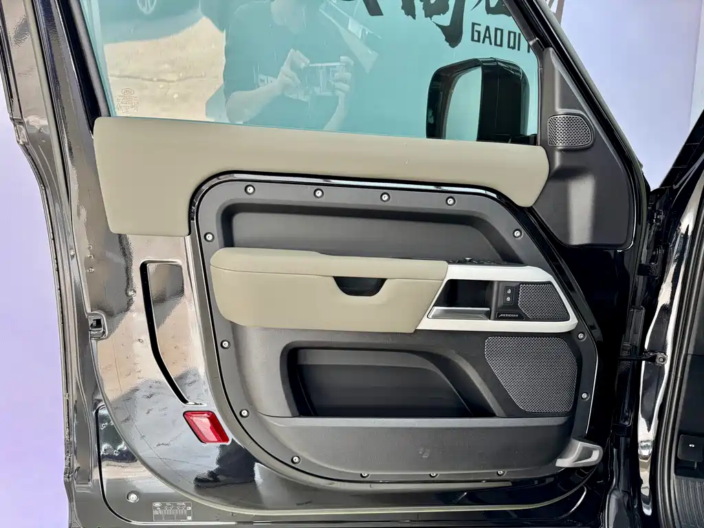 Land Rover Land Rover Defender 2023 Model Year Facelift 90 3.0T P400 XS 2022 - thumbnail 9
