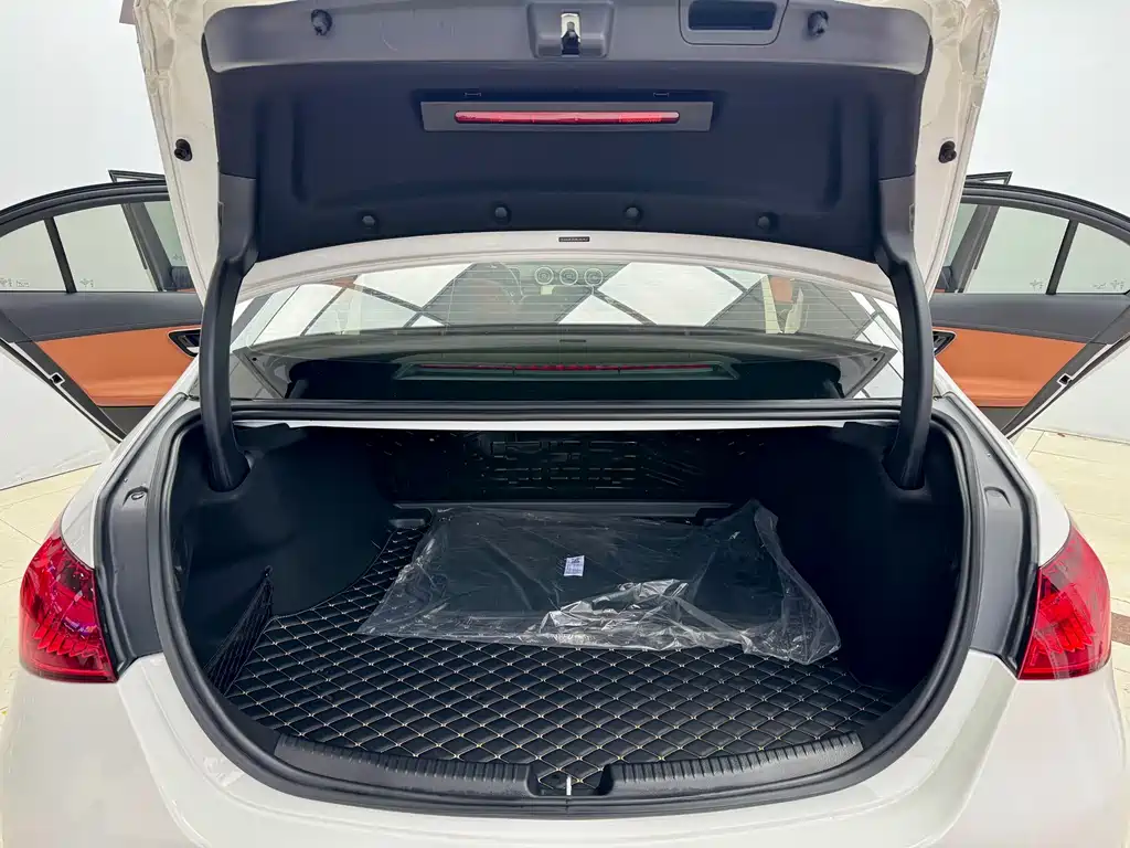 Mercedes-Benz Mercedes-Benz C-Class 2024 C 260 L Sport Edition 2024 - thumbnail 24