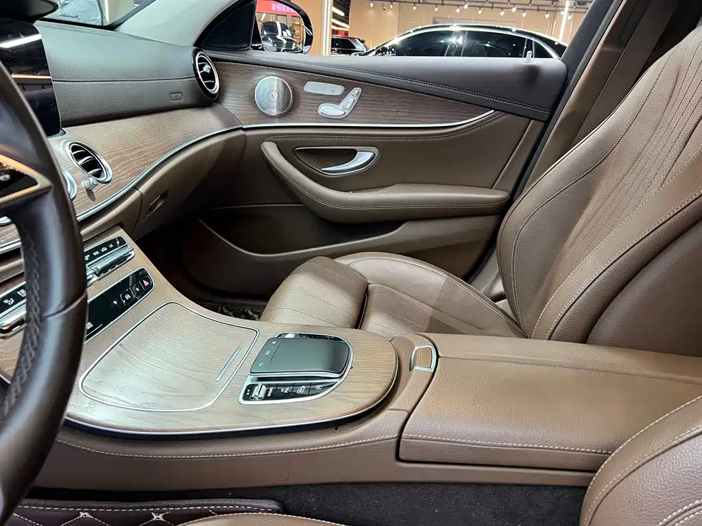 Mercedes-Benz Mercedes-Benz E-Class 2022 Facelift E 300 L Luxury 2022 - thumbnail 9
