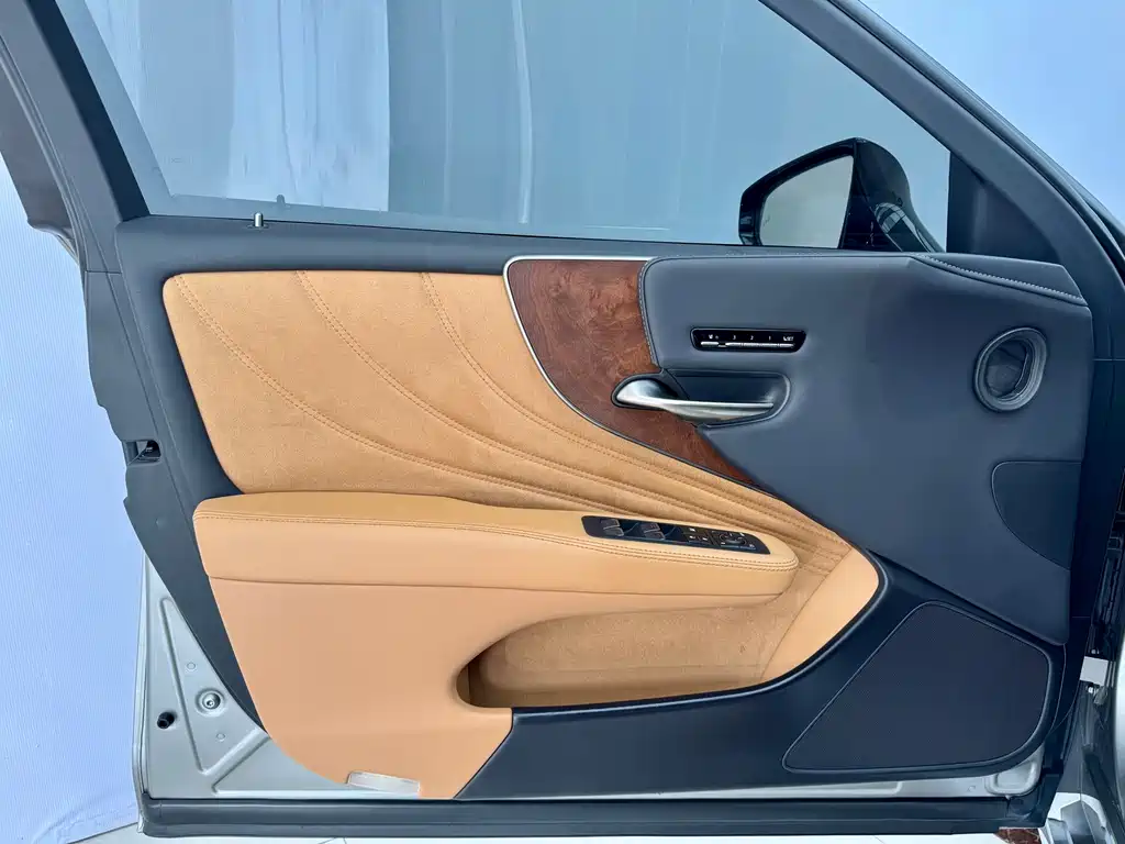 Lexus Lexus LS 500h Premier 2021 2022 - thumbnail 9